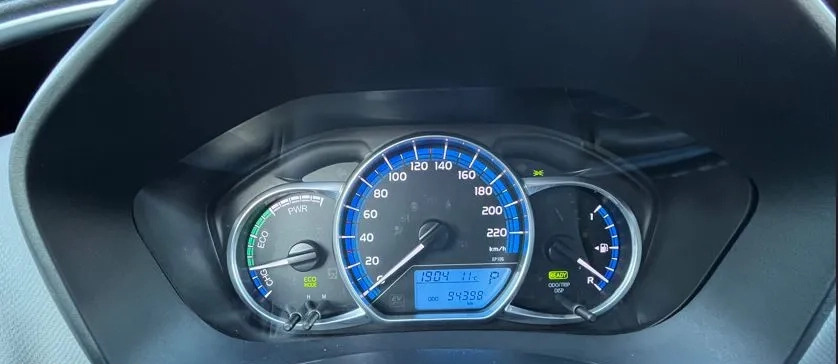 Toyota Yaris cena 49900 przebieg: 94400, rok produkcji 2015 z Nowy Wiśnicz małe 121